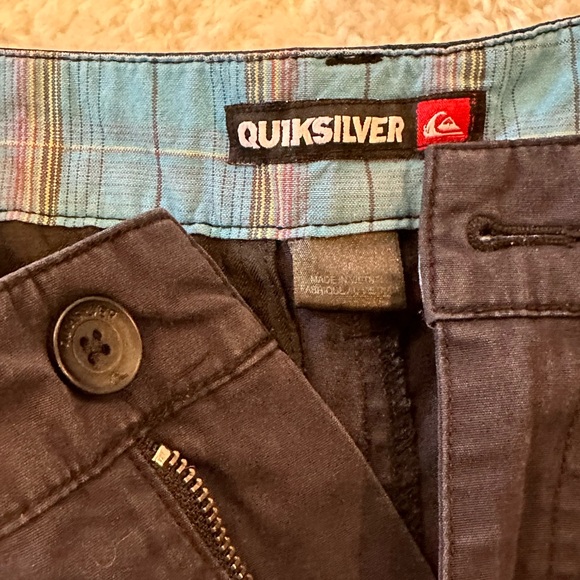 Quicksilver Men's Short Size 28 Regular - Picture 2 of 4